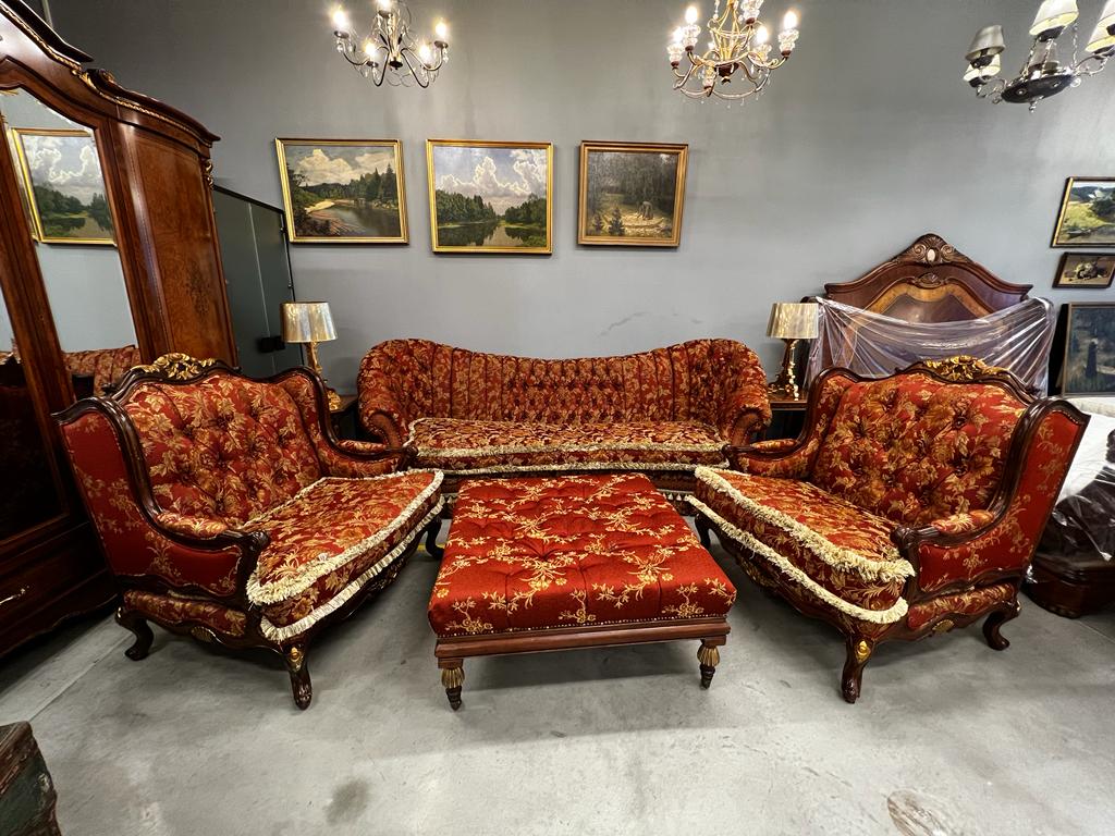 Комплект мягкой мебели Royal Collection: диван-кровать, 2 кресла и банкетка. 