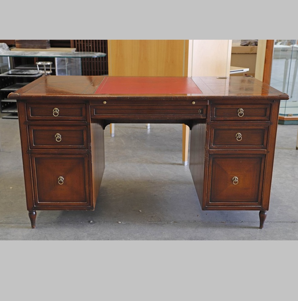 Письменный стол цвета вишни от Assi D'Asolo 