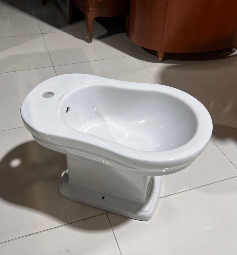 Керамическое биде в ретро стиле Ceramica Dolomite.