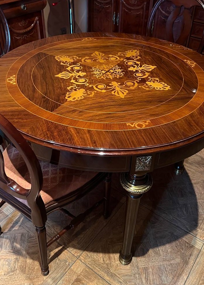 Стол антикварный с инкрустацией