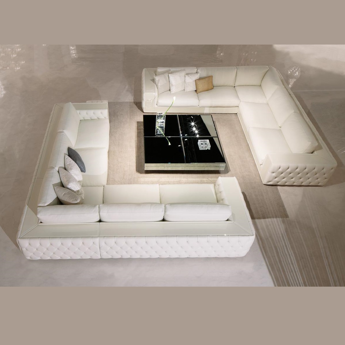 Угловой диван в коже Ashton Visionnaire.