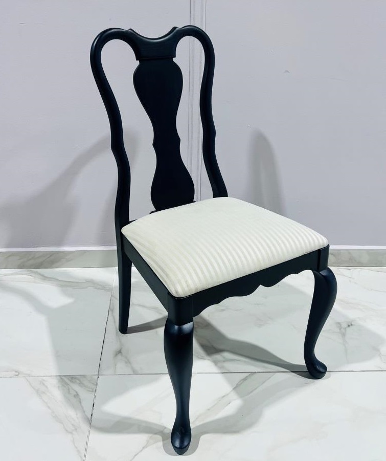 Стул из массива Henredon.