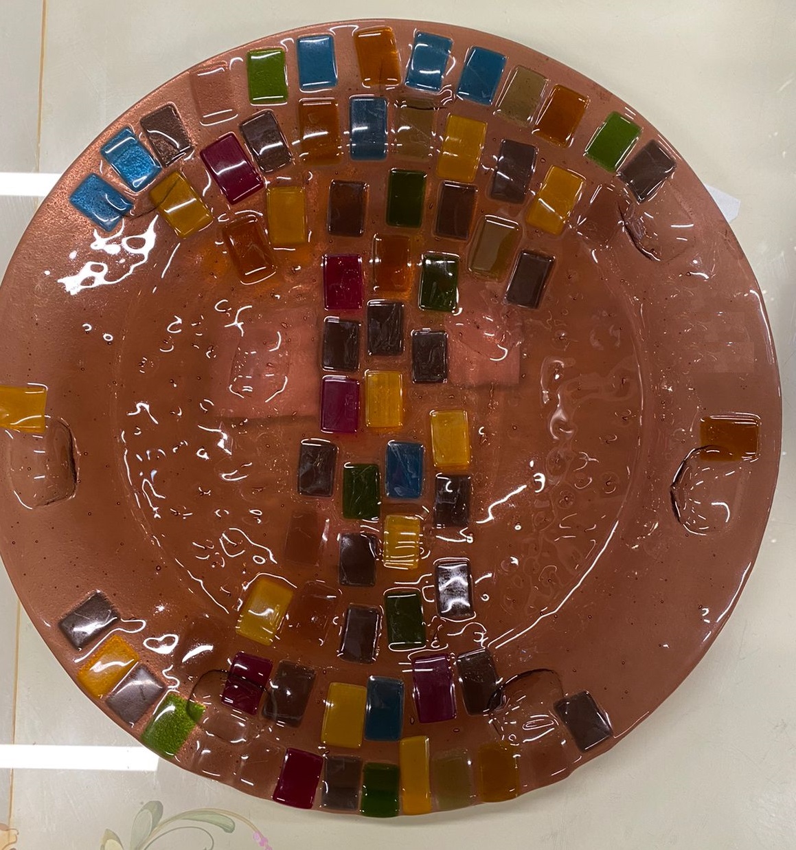 Тарелка декоративная из цветного стекла №2, ручная работа.